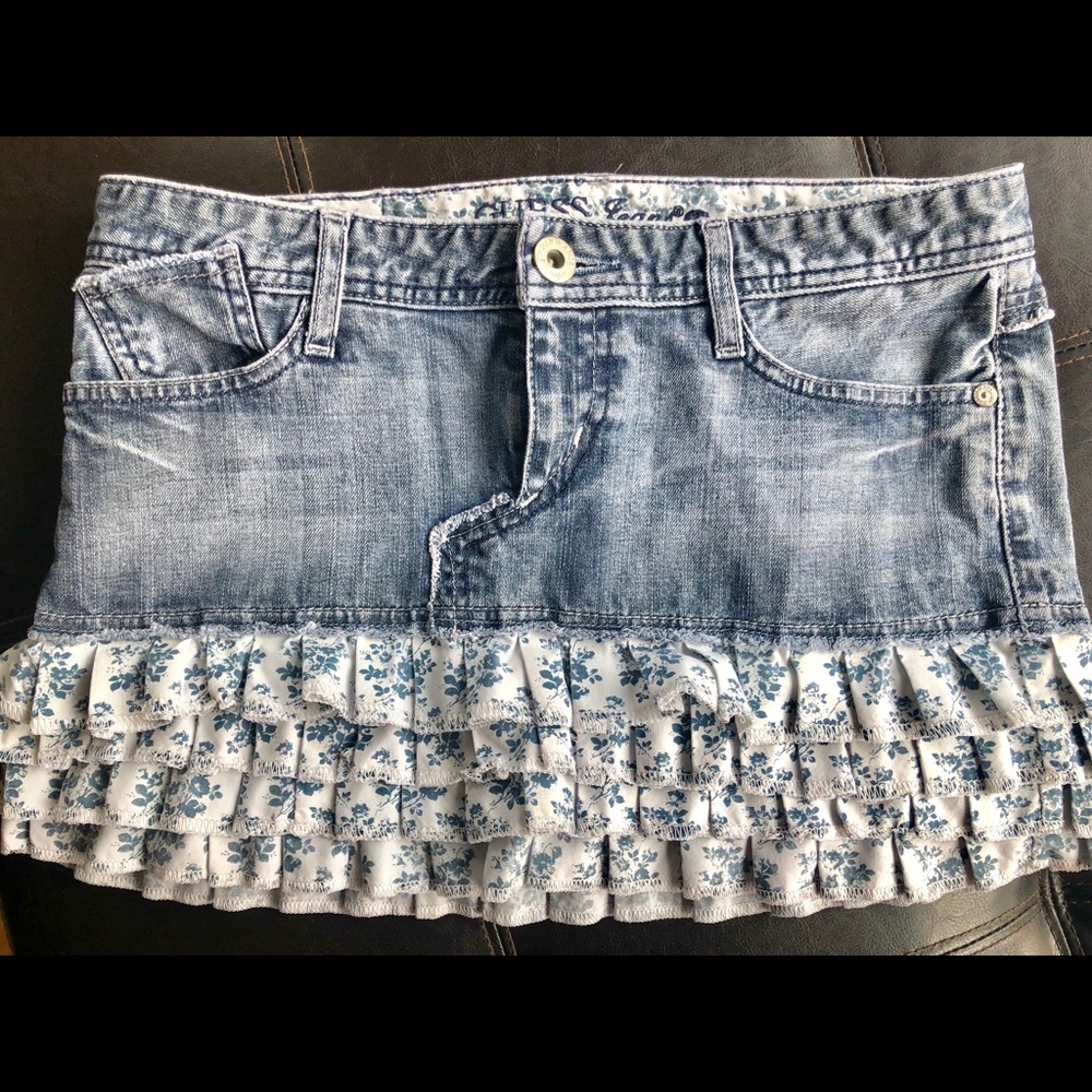 GUESS floral mini skirt